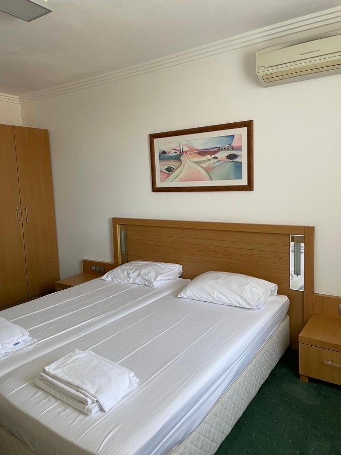 Private Apartments In Emerald Ravda Exteriér fotografie