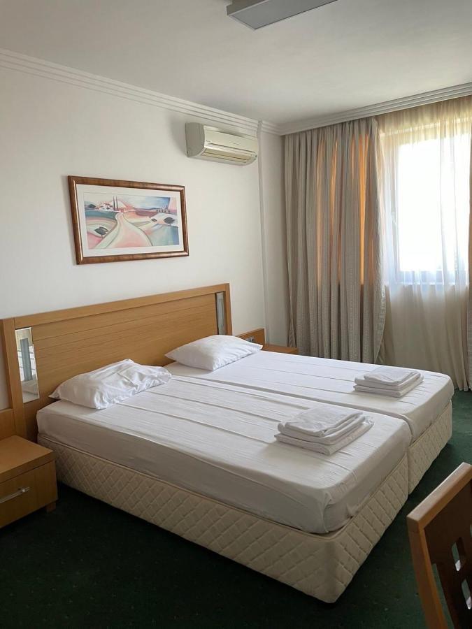Private Apartments In Emerald Ravda Exteriér fotografie