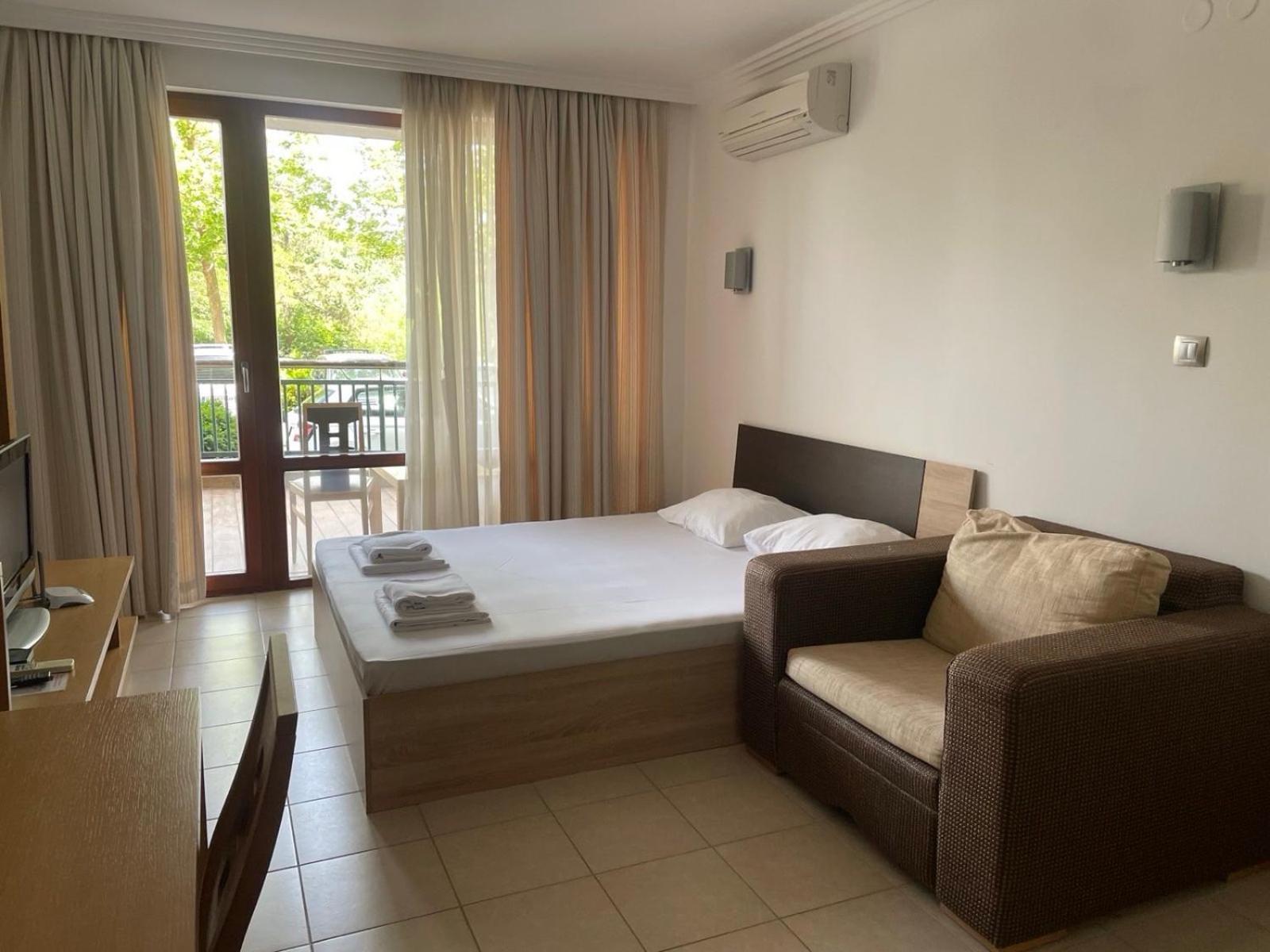 Private Apartments In Emerald Ravda Exteriér fotografie